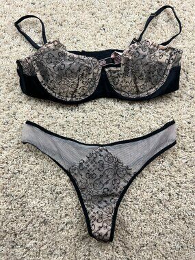 Victoria's Secret VERY SEXY Lace Unlined Demi Bra Set With Panties Valentines